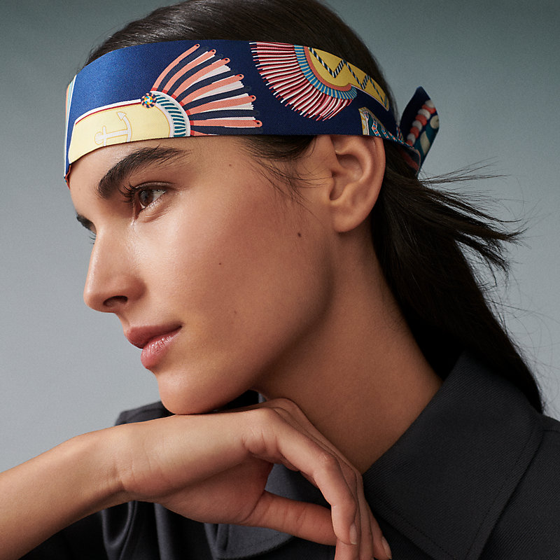 Twilly 《式典肩章》 | Hermès - エルメス-公式サイト Twilly 《式典肩章》 | Hermès - エルメス-公式サイト